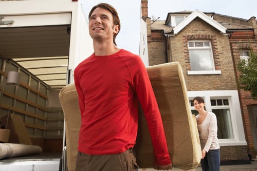 Affordable Yeading van hire for household relocation